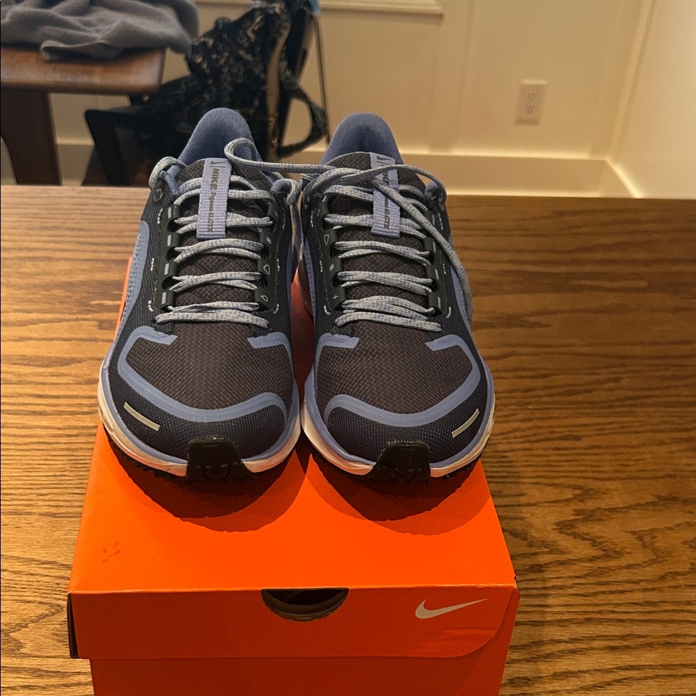 Stylish Dark Blue and Gray Sneakers